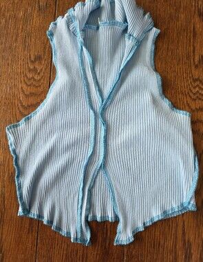 IMMODEL Light Blue With Turquoise Trim Ribbed Open Front Crop Shirt Size L